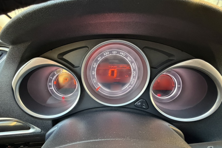 雪铁龙C4L 2015款 1.6T 自动尊贵版局部细节14