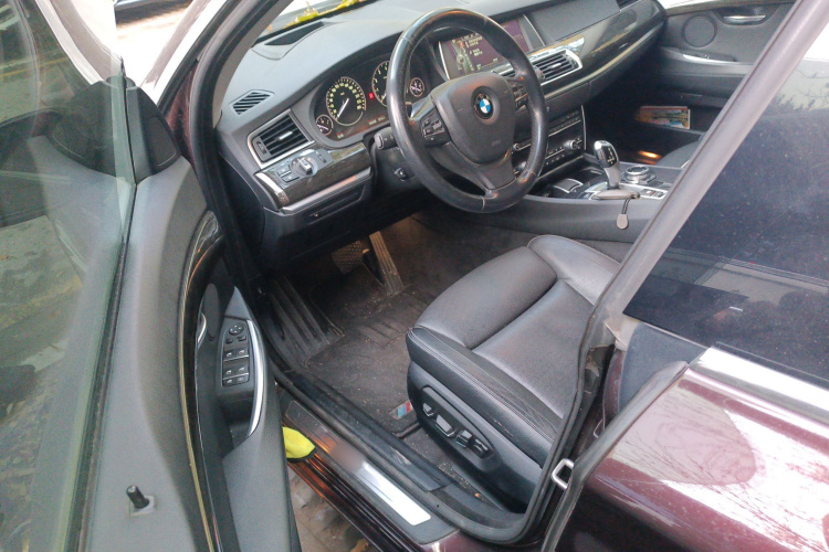 宝马5系GT 2014款 535i 豪华型中控内饰20