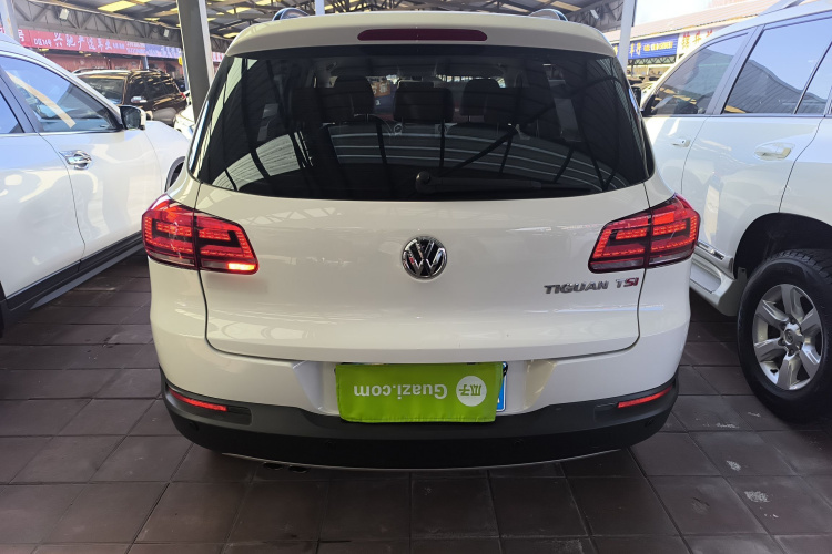 大众 途观 2015款 1.8TSI 自动两驱舒适版车身外观6