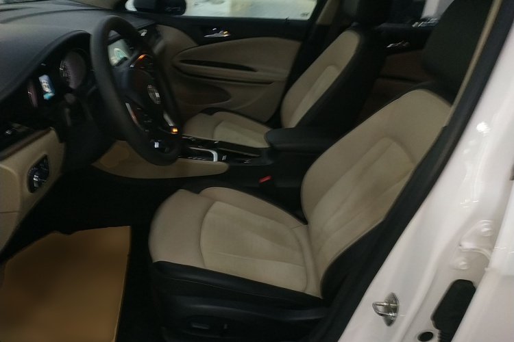 别克 威朗 2019款 三厢 15S 自动领先型中控内饰19