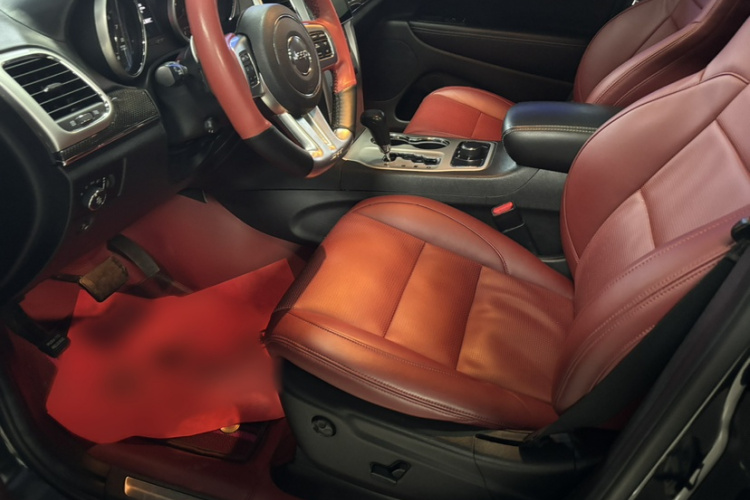 Jeep 大切诺基 SRT 2013款 6.4L SRT8 炫黑版中控内饰7003