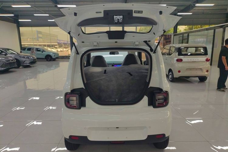 吉利汽车 熊猫 2025款 210km 元气熊局部细节23