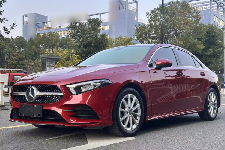 奔驰A级 2021款 A 200 L 运动轿车时尚型车身外观6006