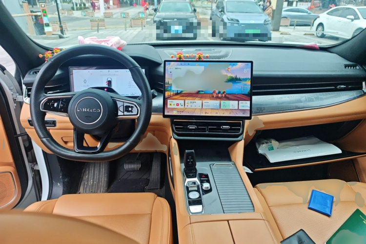 领克09 EM-P 2024款 2.0TD EM-P 四驱ULTRA 六座中控内饰7002