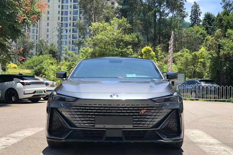 长安UNI-V 2022款 1.5T 尊贵型车身外观6001