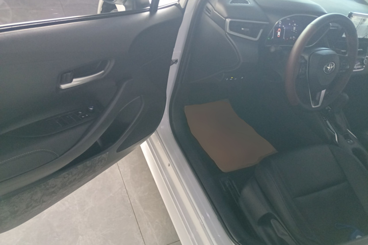 丰田 雷凌 2023款 智能电混双擎 1.8L 豪华版中控内饰20