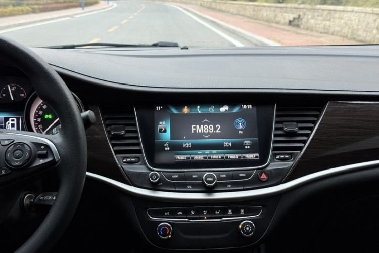 别克 威朗 2019款 三厢 20T 双离合领先型局部细节16