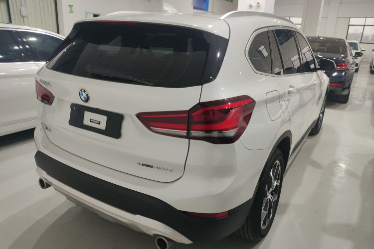 宝马X1 2022款 sDrive20Li 时尚型车身外观6005