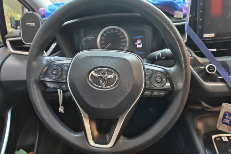 丰田 卡罗拉 2019款 双擎 1.8L E-CVT GL-i精英版中控内饰13