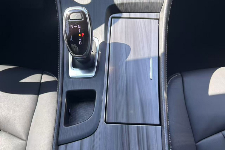 别克 君越 2021款 652T 豪华型中控内饰7005