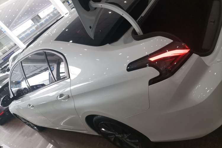 标致408 2022款 1.6T 进取版车身外观6003