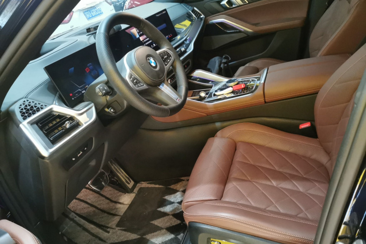 宝马X6 2023款 xDrive40i 尊享型 M运动套装中控内饰19