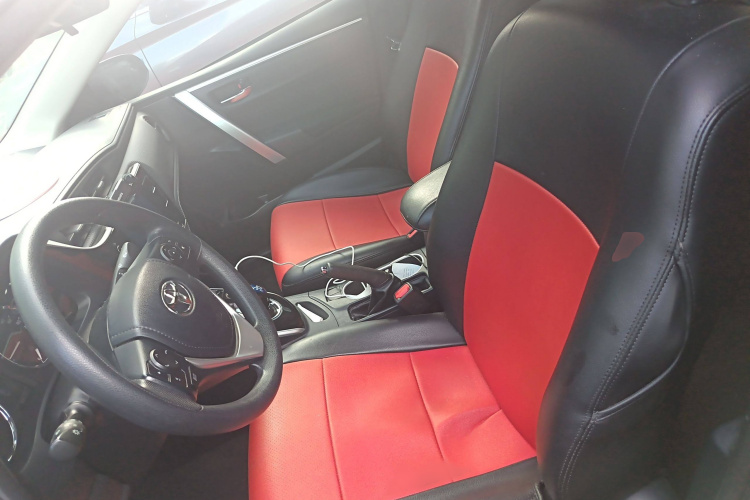 丰田 雷凌双擎E+ 2019款 1.8PH GS E-CVT精英天窗版局部细节19