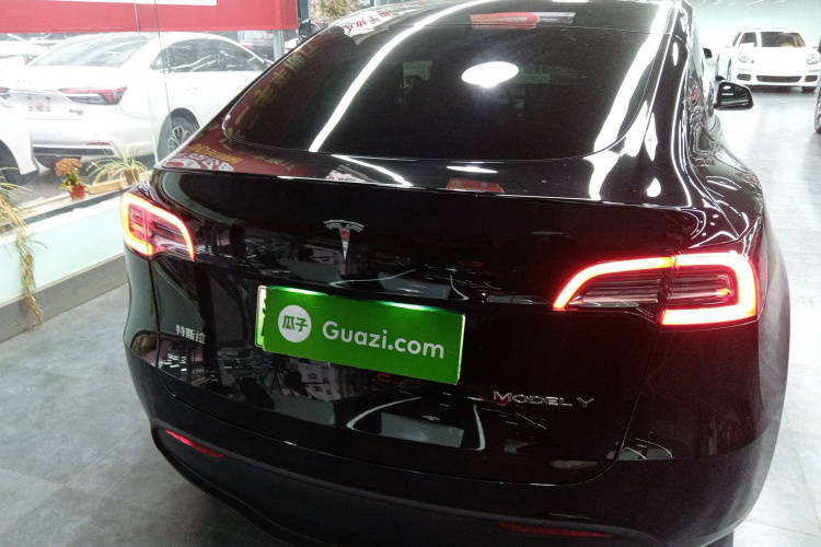 特斯拉 Model Y 2022款 改款 后轮驱动版车身外观6
