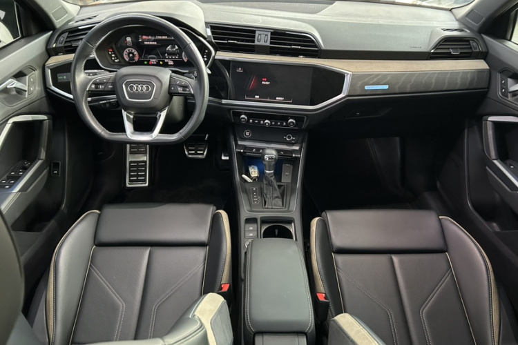 奥迪Q3 2024款 35 TFSI 时尚致雅型中控内饰7008