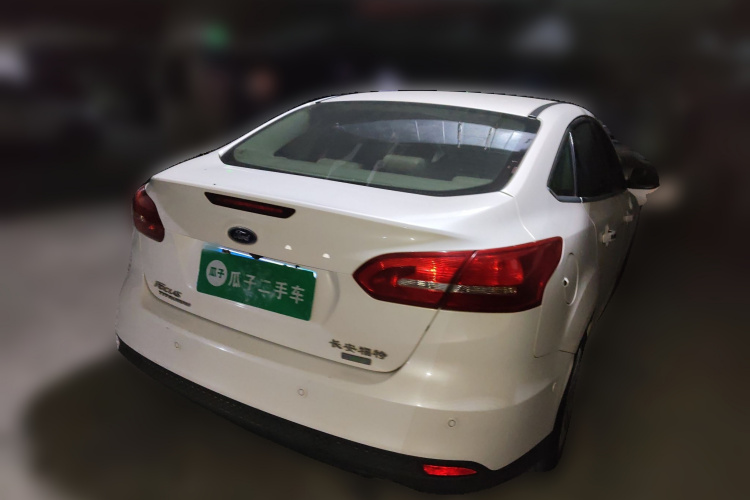 福特 福克斯 2015款 三厢 EcoBoost 180 自动旗舰型车身外观6005