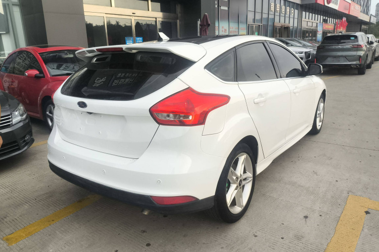 福特 福克斯 2020款 两厢经典 1.5L 自动风尚型车身外观6005