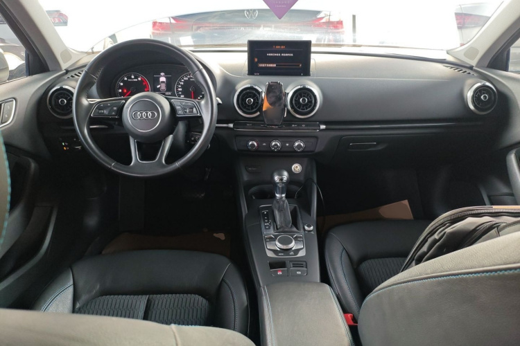 奥迪A3 2019款 Sportback 35 TFSI 时尚型 国V中控内饰7002
