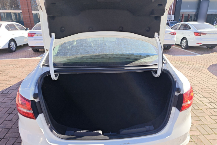 福特 福睿斯 2017款 幸福版 1.5L 手动时尚型机舱底盘23