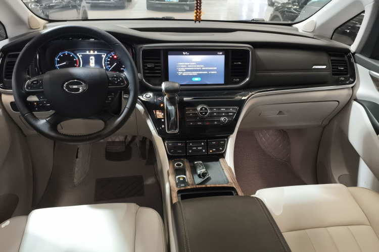 广汽传祺 传祺M8 2018款 320T 尊享版中控内饰7002