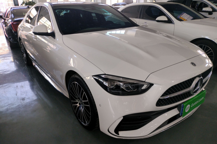 奔驰C级 2024款 改款 C 260 L 运动版车身外观3