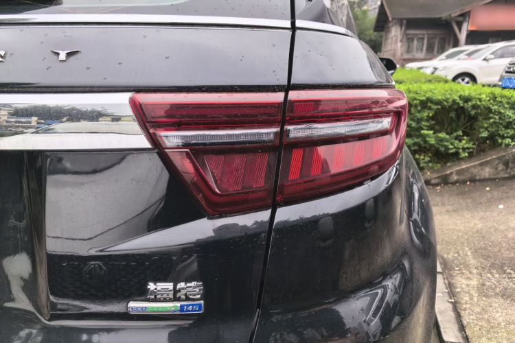 福特 2020款 领界S EcoBoost 145 CVT铂领型车身外观9