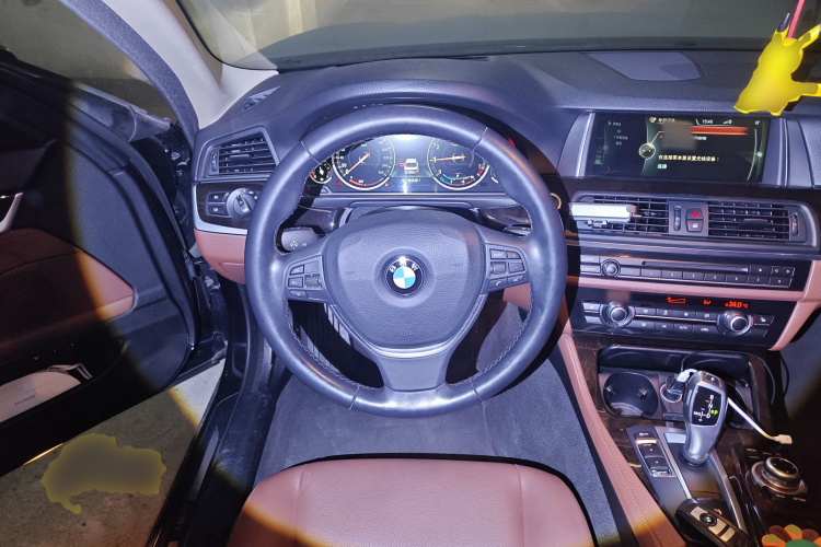 宝马5系 2017款 525Li 领先型中控内饰13