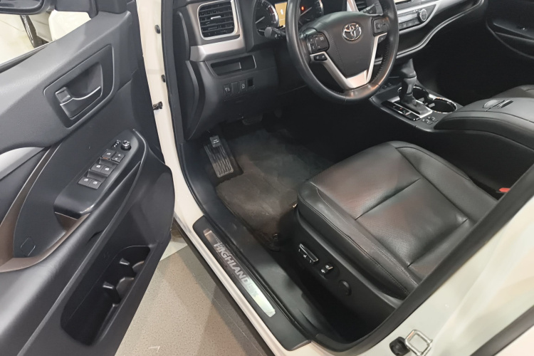 丰田 汉兰达 2015款 2.0T 四驱豪华版 7座中控内饰7003