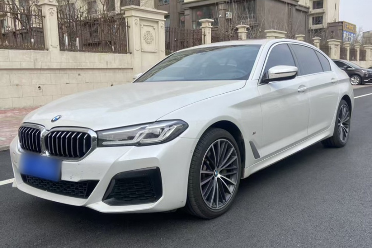 宝马5系 2022款 改款二 530Li xDrive M运动套装车身外观6003