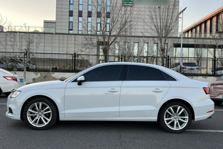 奥迪A3 2017款 Limousine 35 TFSI 进取型车身外观6006
