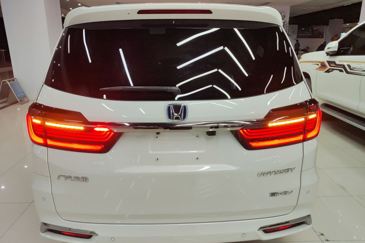 本田 奥德赛 2024款 2.0L e:HEV 锐·耀享版车身外观6