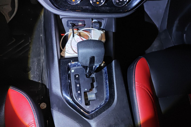 东南DX3 2016款 1.5T SRG CVT旗舰型局部细节18