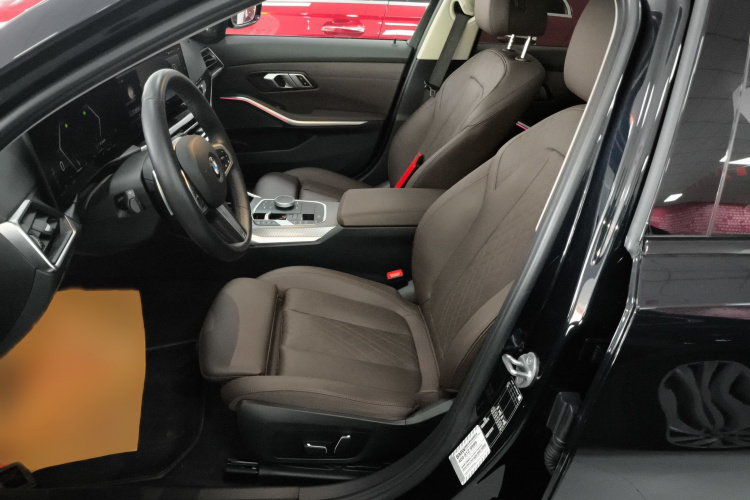 宝马3系 2024款 325Li M运动曜夜套装局部细节19