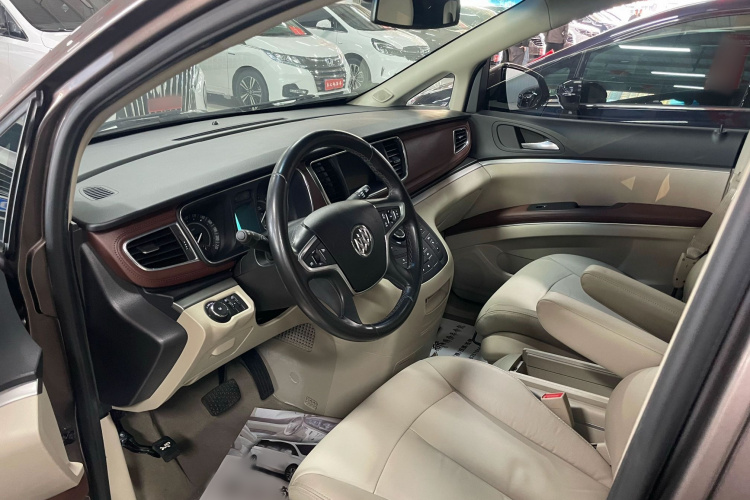 别克GL8 2017款 25S 豪华型 国V中控内饰7002