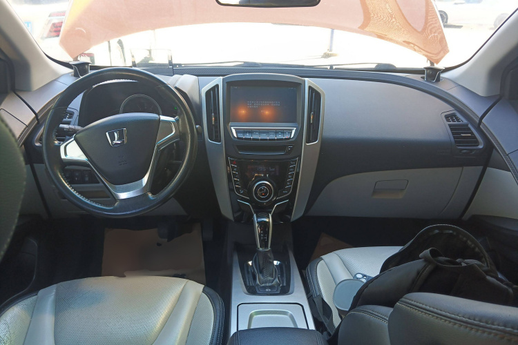 纳智捷 优6 SUV 2014款 1.8T 时尚型中控内饰7002