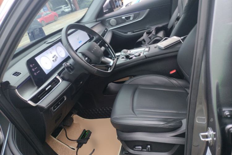 奇瑞 瑞虎8 PRO 2024款 冠军版 290T 两驱闪耀版 7座中控内饰19