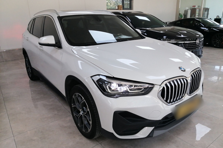 宝马X1 2022款 sDrive25Li 领先型车身外观6002