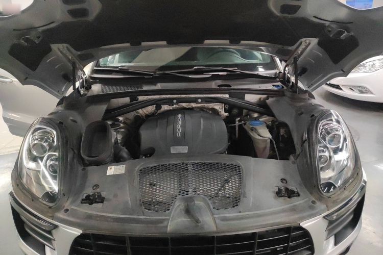 保时捷 2014款 Macan 2.0T机舱底盘24