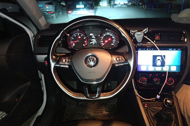 大众 速腾 2018款 1.6L 手动舒适型中控内饰13