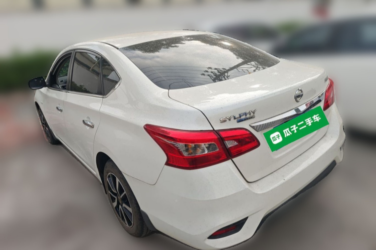 日产 轩逸 2021款 经典 1.6XE CVT舒适版车身外观5