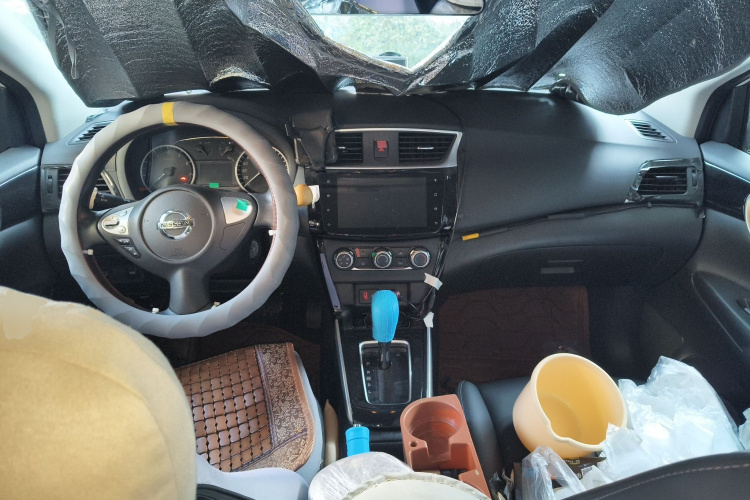 日产 轩逸 2019款 经典 1.6XL CVT豪华版中控内饰12