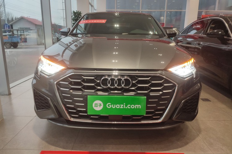 奥迪A3 2024款 A3L Limousine 35 TFSI 时尚运动型车身外观2