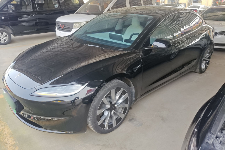 特斯拉 Model 3 2023款 长续航全轮驱动版车身外观4