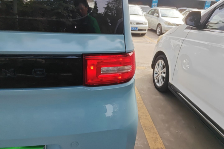 五菱汽车 宏光MINIEV 2020款 自在款 三元锂车身外观9