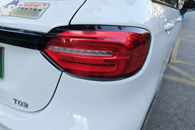 零跑汽车 零跑T03 2023款 310轻享版车身外观9