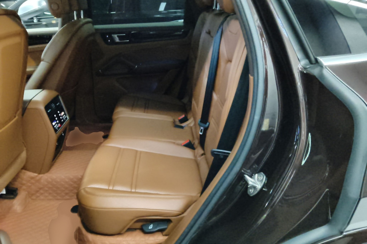 保时捷 Cayenne新能源 2022款 Cayenne E-Hybrid 2.0T 铂金版中控内饰7004