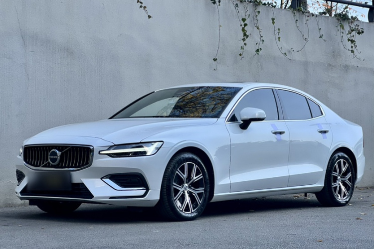 沃尔沃S60 2024款 B4 智逸豪华版车身外观6007