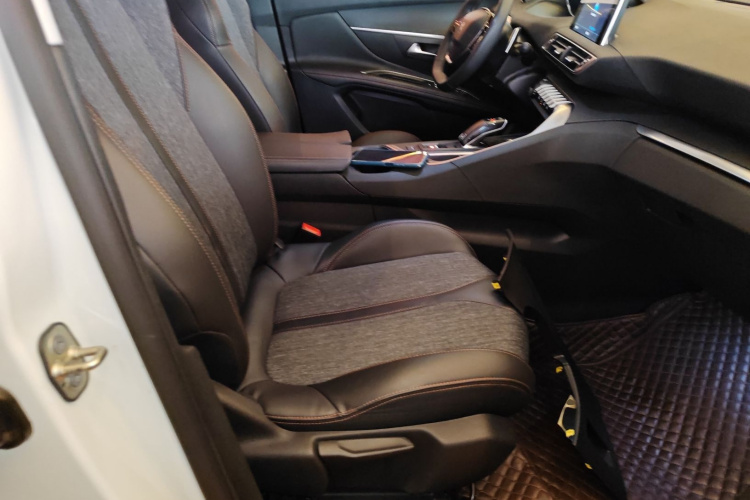 标致4008 2017款 350THP 精英版局部细节41