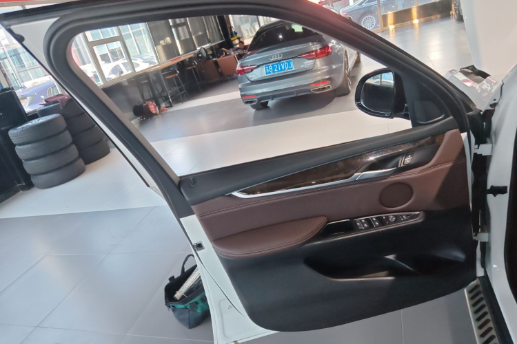 宝马X5(进口) 2017款 xDrive35i 典雅型中控内饰7007