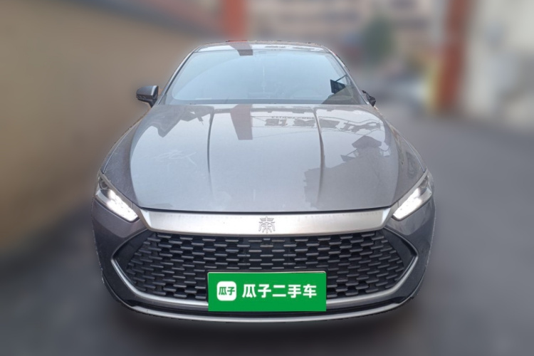 比亚迪 秦PLUS 2024款 荣耀版 DM-i 55KM领先型车身外观2